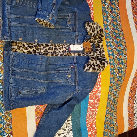 Levi's leopard denim jacket - Picture 2 of 6
